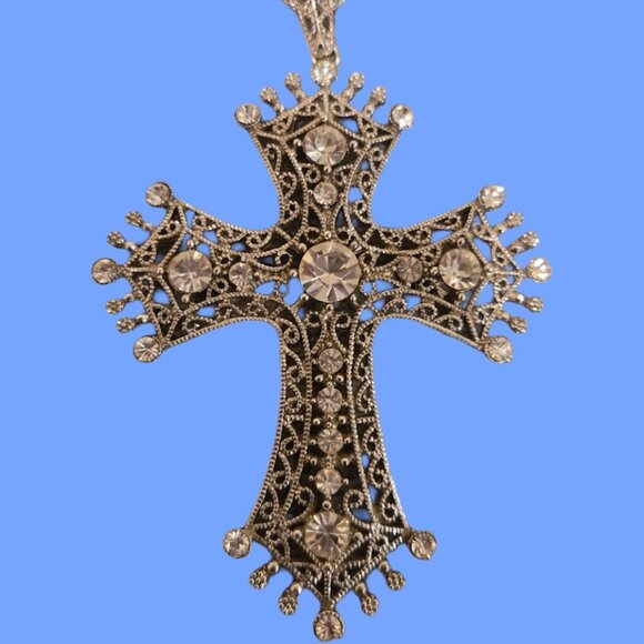 VINTAGE LARGE SILVER CROSS ON 20 INCH CHAIN. ~ - Picture 6 of 6